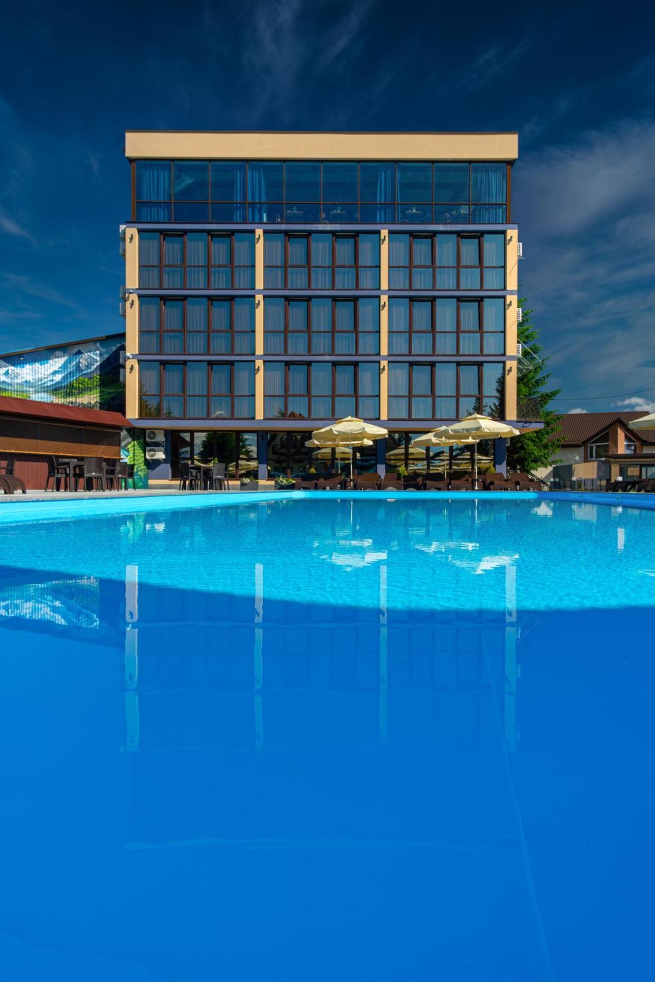 Hotel Summit Jablunyzja Exterior foto